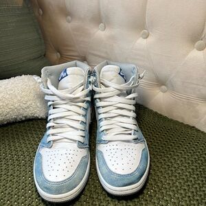 Nike Blue and White Sneakers Iconic Style
